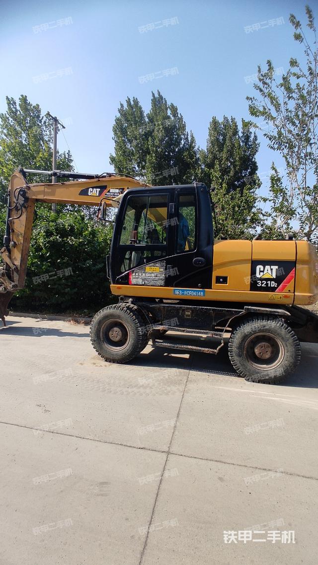 駕駛室頂部（整機外觀）