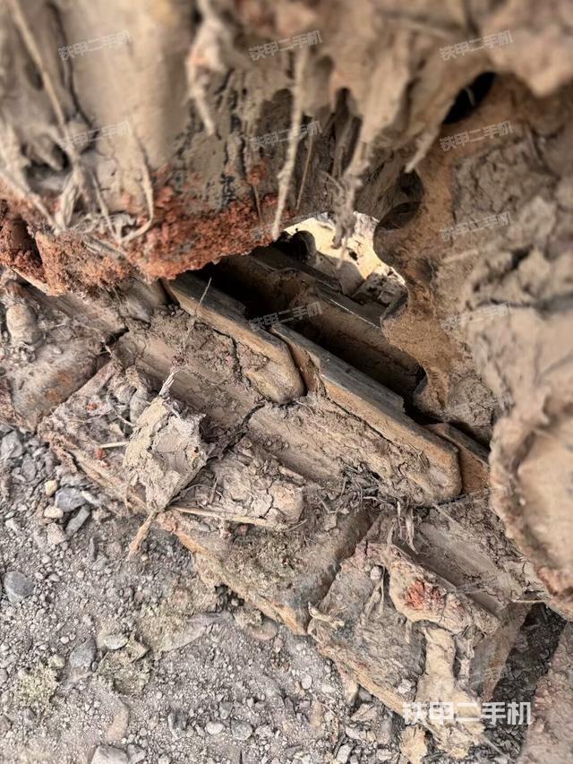 右驅(qū)動(dòng)輪（行走機(jī)構(gòu)）