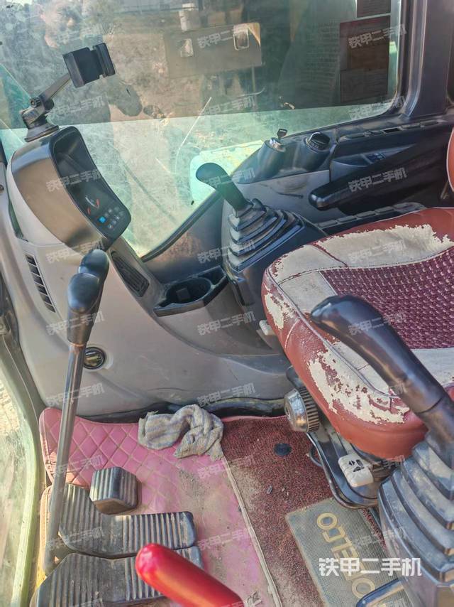 驾驶室整体（整机外观）