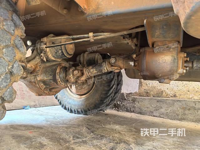 單側(cè)履帶整體（整機(jī)外觀）