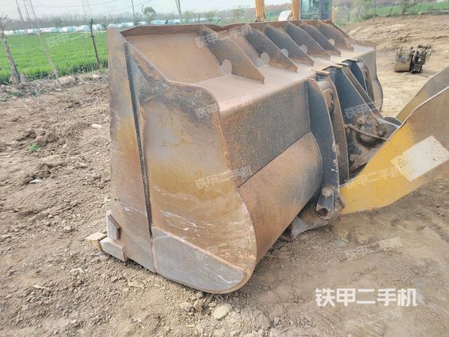 工作裝置整體(整機(jī)外觀及大件) 工作裝置整體(整機(jī)外觀及大件)