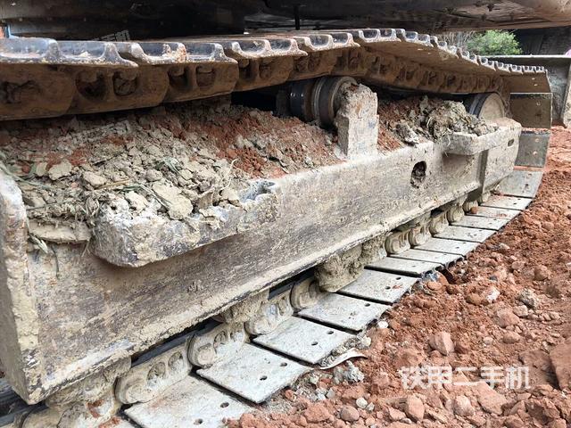 右側(cè)履帶整體?（行走機(jī)構(gòu)）