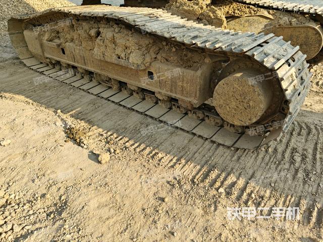 右側(cè)行走馬達(dá)蓋板(行走機(jī)構(gòu)) 右側(cè)行走馬達(dá)蓋板(行走機(jī)構(gòu))