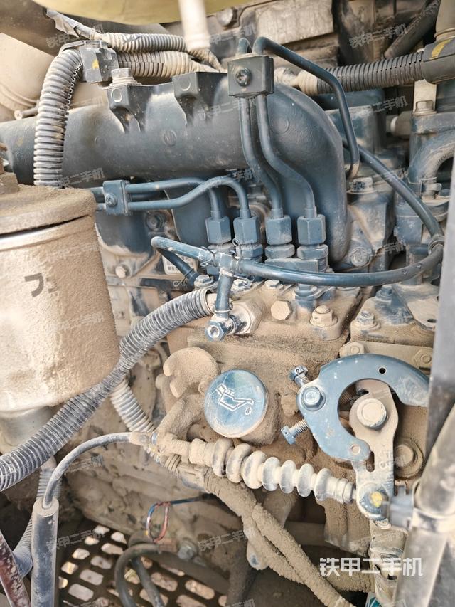 發(fā)動(dòng)機(jī)室（上車部件）