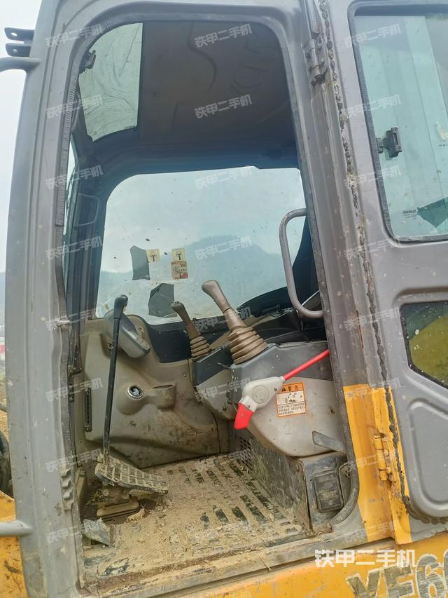 驾驶室整体（整机外观）