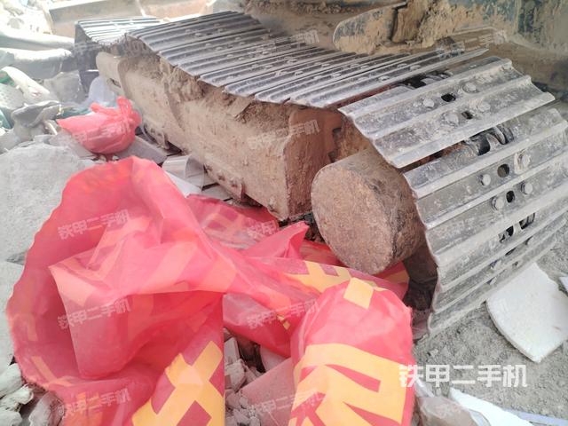 左側(cè)履帶整體?(行走機(jī)構(gòu)) 左側(cè)履帶整體?(行走機(jī)構(gòu))