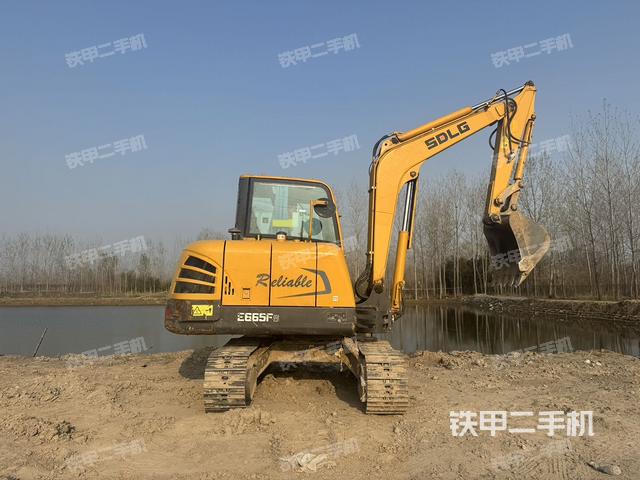 右前45(整機(jī)外觀) 右前45(整機(jī)外觀)