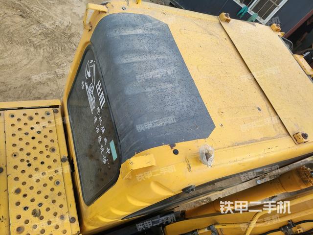 驾驶室顶部（整机外观）