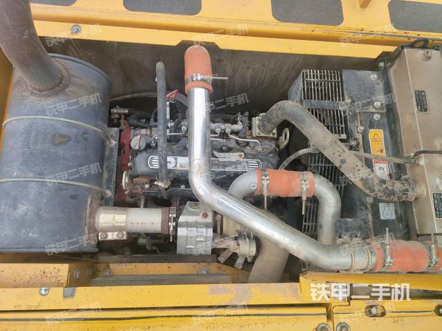 發(fā)動(dòng)機(jī)室（上車部件）