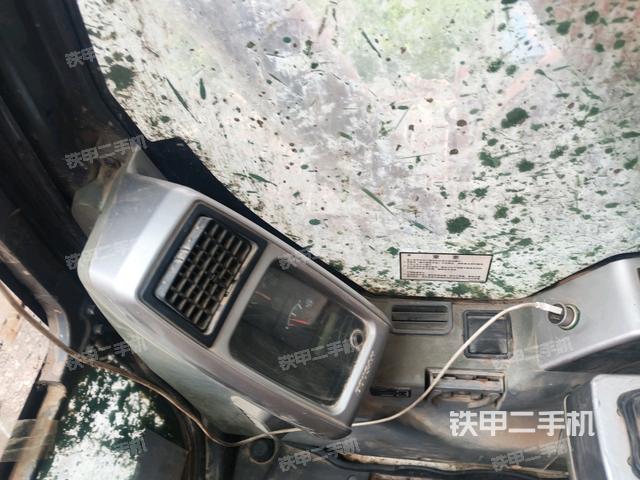 ?駕駛室正側(cè)（駕駛室部分）