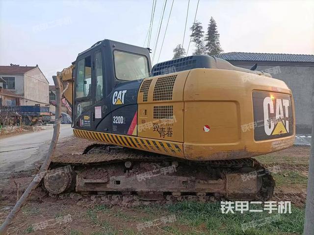 駕駛室頂部（整機外觀）