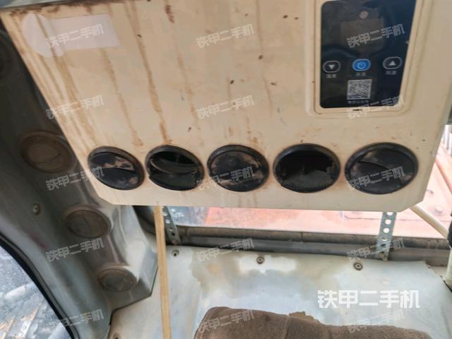 駕駛室左前45度(駕駛室部分) 駕駛室左前45度(駕駛室部分)