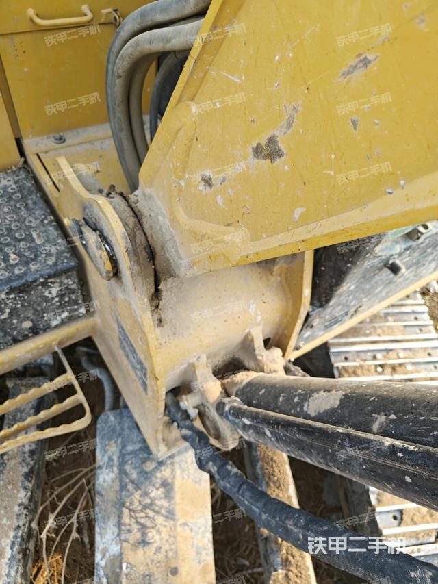 大臂根部?斜（工作和回轉(zhuǎn)裝置）