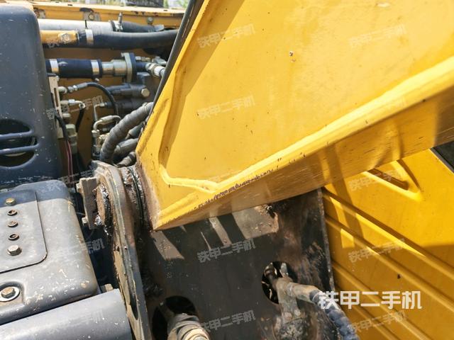 大臂根部?斜（工作和回轉(zhuǎn)裝置）