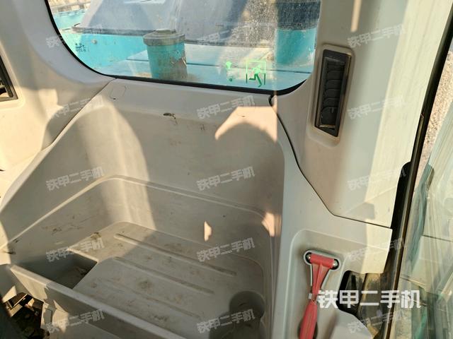 后窗玻璃角標(biāo)(駕駛室部分) 后窗玻璃角標(biāo)(駕駛室部分)