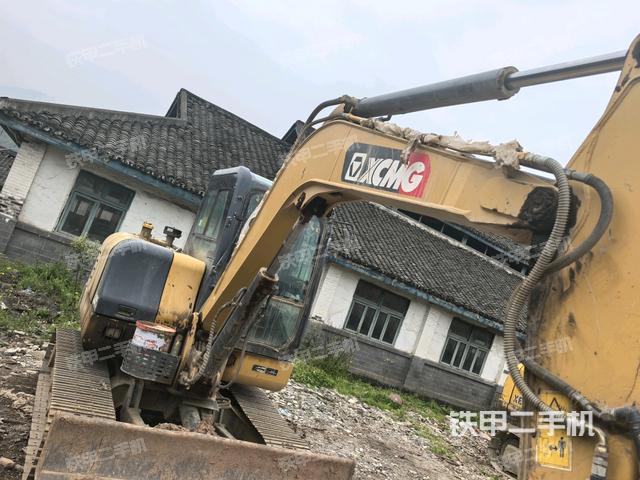 轉(zhuǎn)盤和下車架正前(工作和回轉(zhuǎn)裝置) 轉(zhuǎn)盤和下車架正前(工作和回轉(zhuǎn)裝置)
