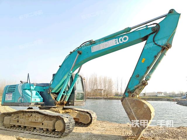 右后45(整機(jī)外觀) 右后45(整機(jī)外觀)