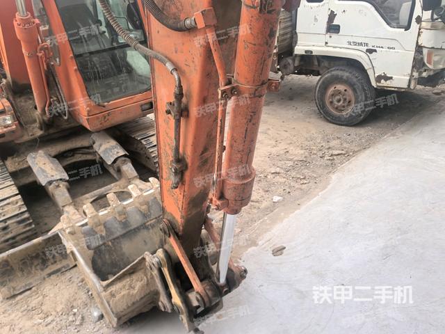 小臂整體右前(工作和回轉(zhuǎn)裝置) 小臂整體右前(工作和回轉(zhuǎn)裝置)