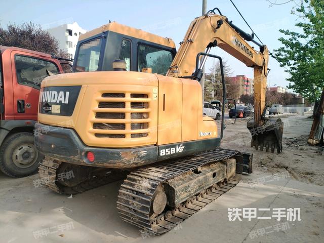 现代R75BVS挖掘机的设备实拍-第3张实拍照片