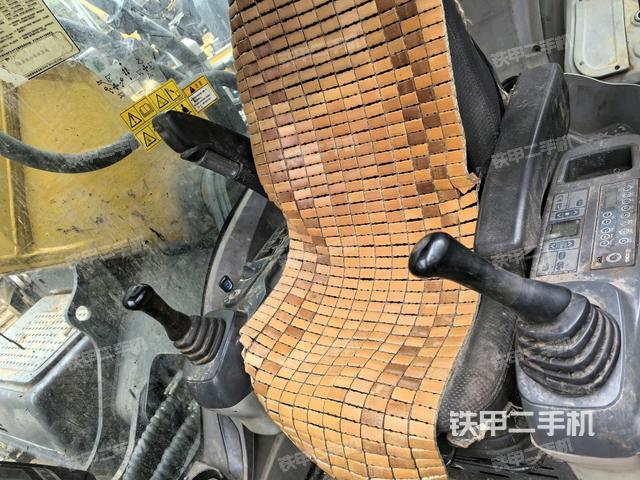 后窗玻璃角標(biāo)(駕駛室部分) 后窗玻璃角標(biāo)(駕駛室部分)