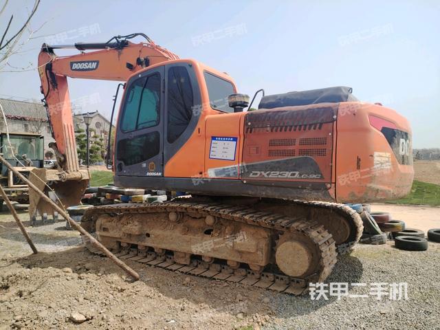 斗山DX215-9C挖掘机的设备实拍-第3张实拍照片