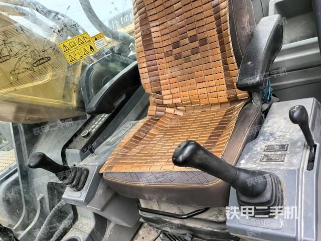 座椅后部（駕駛室部分）