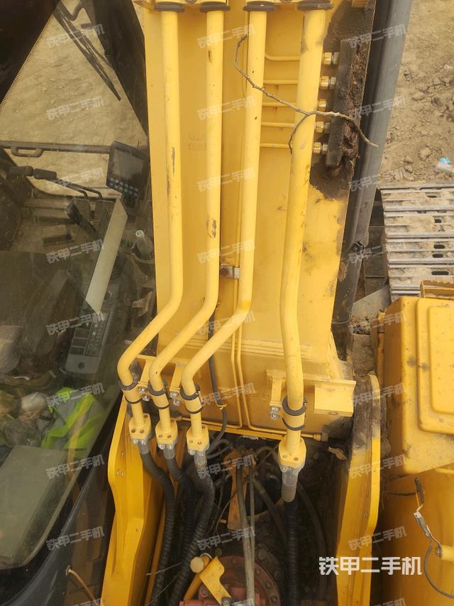 大臂背部俯視（工作和回轉(zhuǎn)裝置）