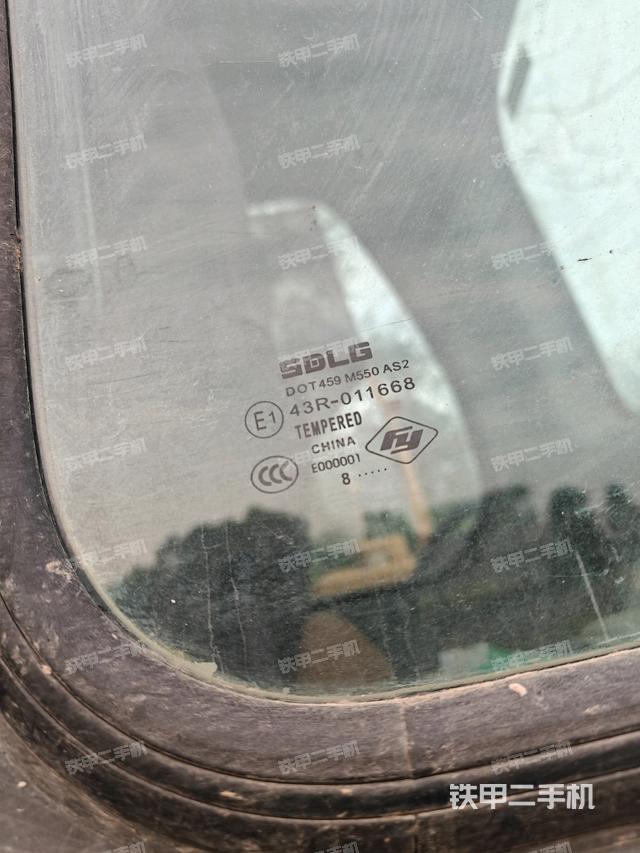 左后方玻璃角標(biāo)（駕駛室部分）