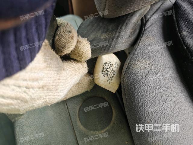 駕駛室左前45度（駕駛室部分）