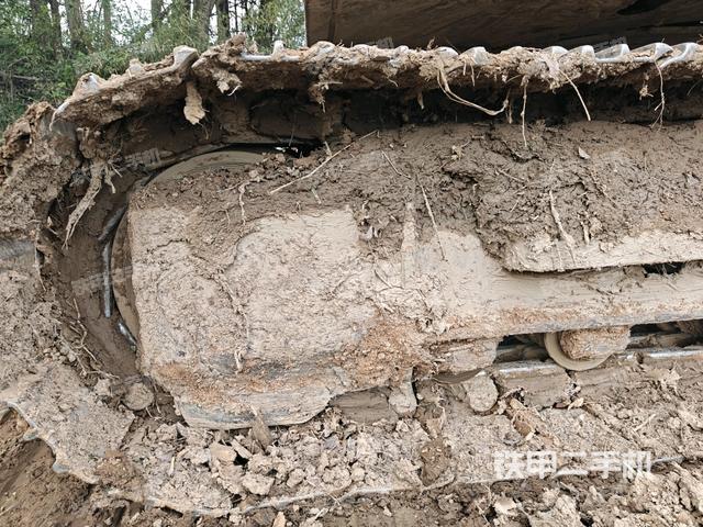 左側(cè)履帶整體?（行走機(jī)構(gòu)）