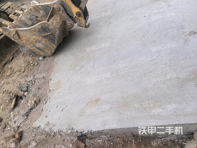 鏟斗45度(工作和回轉(zhuǎn)裝置) 鏟斗45度(工作和回轉(zhuǎn)裝置)