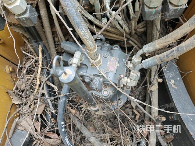 氣門室蓋螺絲特寫（上車部件）