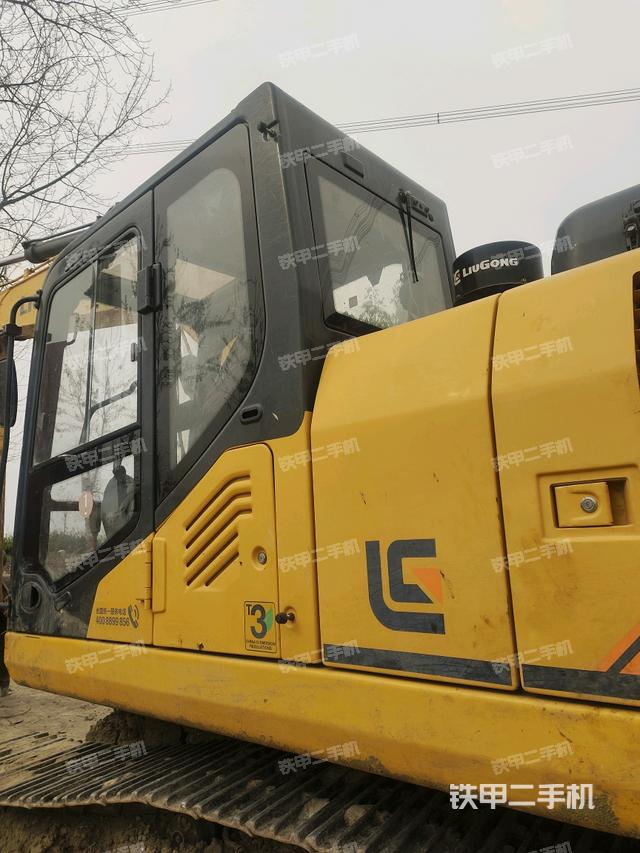 駕駛室左后45度（駕駛室部分）