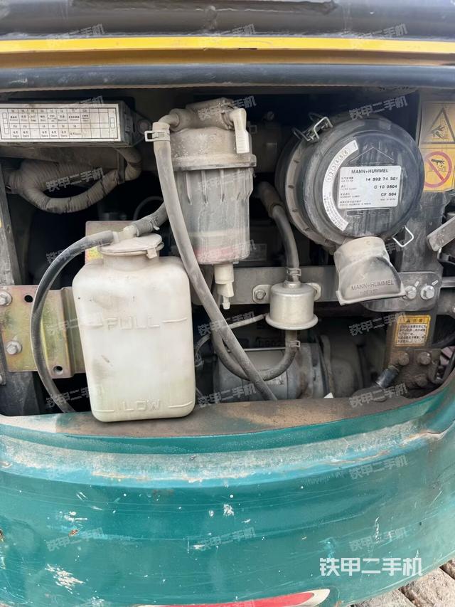 發(fā)動(dòng)機(jī)室（上車(chē)部件）