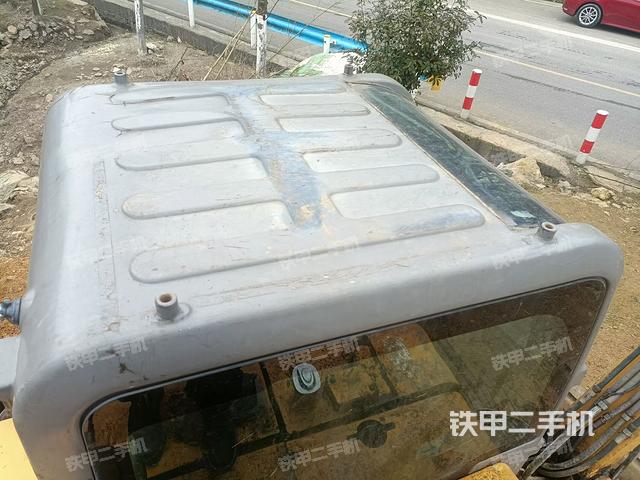 驾驶室顶部（整机外观）