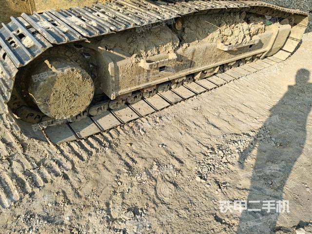 左側(cè)履帶整體?(行走機(jī)構(gòu)) 左側(cè)履帶整體?(行走機(jī)構(gòu))