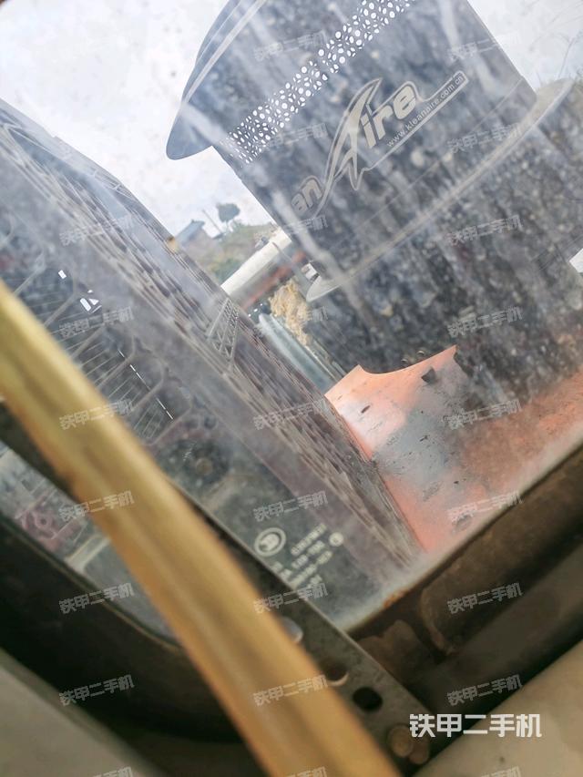 右側玻璃角標(駕駛室部分) 右側玻璃角標(駕駛室部分)