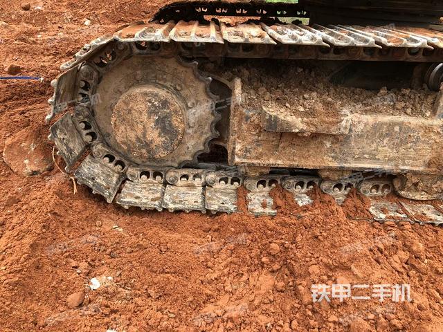 右驅動輪（行走機構）