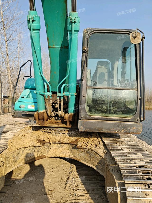 大臂油缸整體?豎拍(工作和回轉(zhuǎn)裝置) 大臂油缸整體?豎拍(工作和回轉(zhuǎn)裝置)