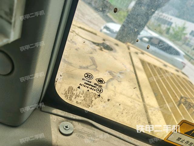 右側(cè)玻璃角標(biāo)（駕駛室部分）