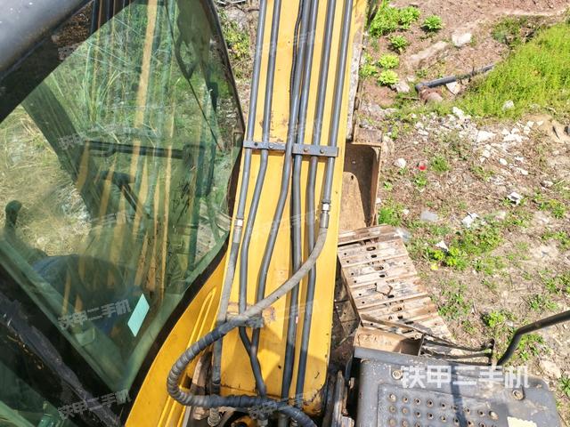 大臂背部俯視（工作和回轉(zhuǎn)裝置）