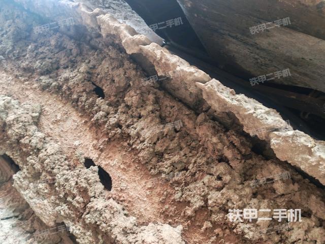 右側(cè)履帶整體?（行走機(jī)構(gòu)）