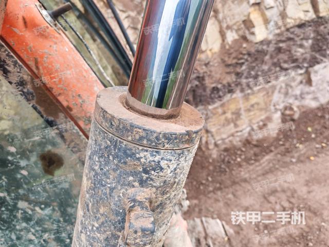 大臂背部俯視（工作和回轉(zhuǎn)裝置）