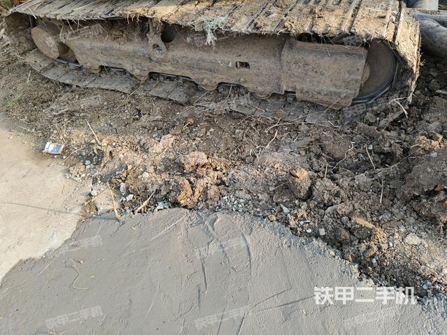 左側(cè)履帶整體?（行走機(jī)構(gòu)）