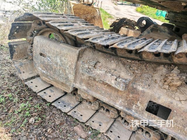 右驅(qū)動(dòng)輪（行走機(jī)構(gòu)）