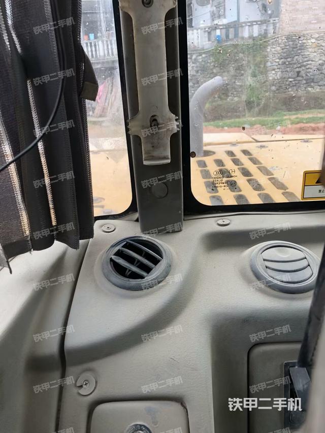 后窗玻璃角標(biāo)（駕駛室部分）