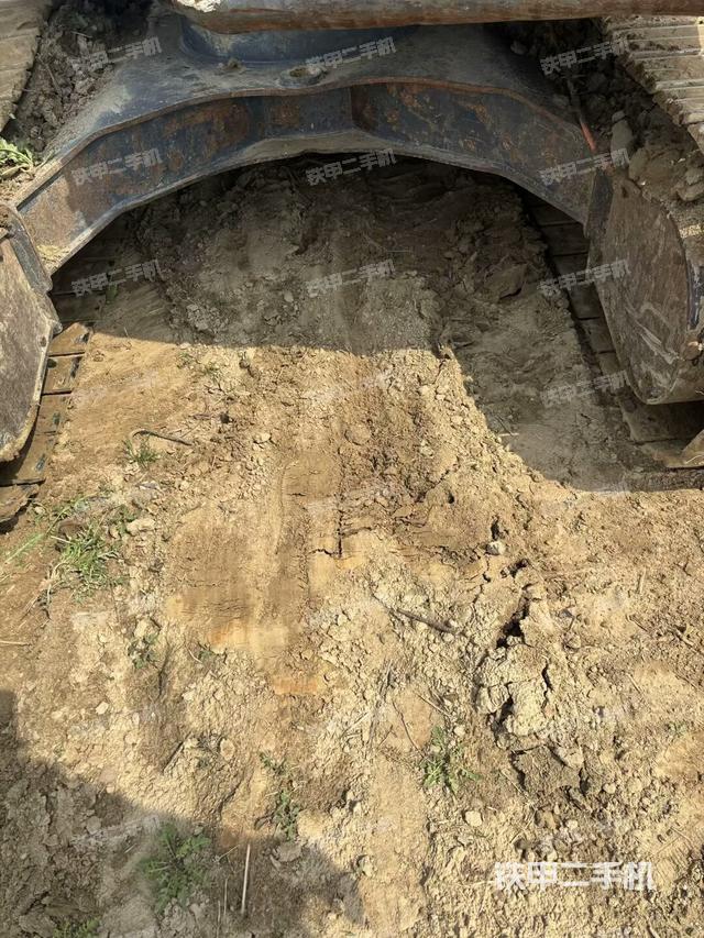 左側(cè)履帶整體?(行走機(jī)構(gòu)) 左側(cè)履帶整體?(行走機(jī)構(gòu))