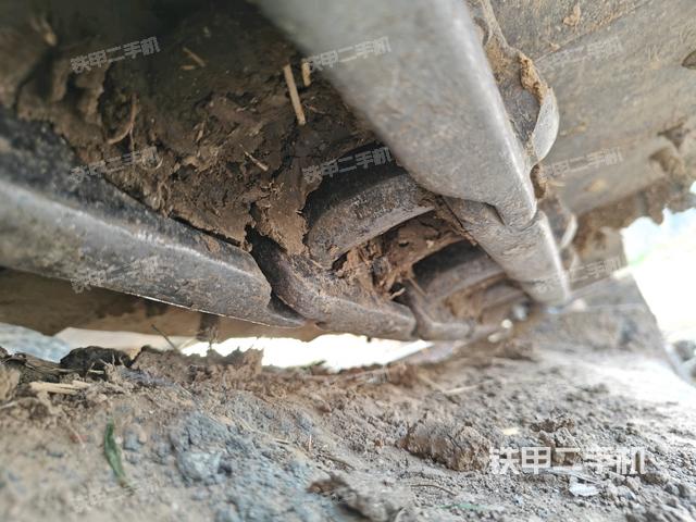 右驅(qū)動(dòng)輪（行走機(jī)構(gòu)）