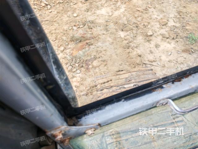 座椅后部(駕駛室部分) 座椅后部(駕駛室部分)