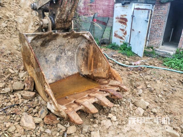 小臂整體右前(工作和回轉裝置) 小臂整體右前(工作和回轉裝置)